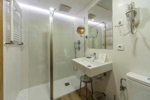 Koupelna v ubytování Hotel Rosaleda del Mijares
