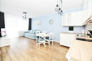 Kuchnia lub aneks kuchenny w obiekcie Apartament "Bliżej Morza 30"