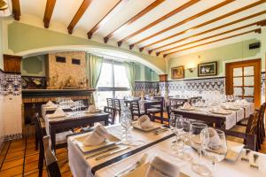 Restaurace v ubytování Hotel Rosaleda del Mijares