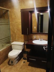 Koupelna v ubytování Misuitehotel La Carolina Quito