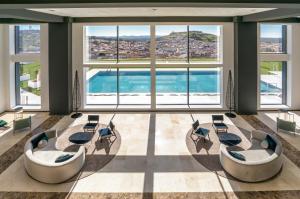 Výhled na bazén z ubytování Barceló Aracena & Spa nebo okolí