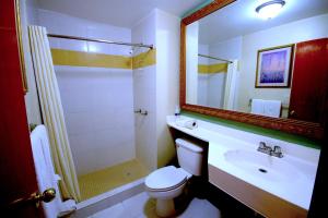 Koupelna v ubytování Hotel Consulado Inn