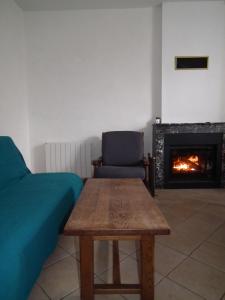 A seating area at Gite de Chassigny