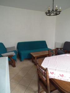 A seating area at Gite de Chassigny