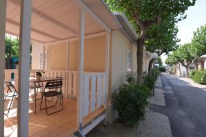 Foto dalla galleria di Camping Johnny a Marina Palmense