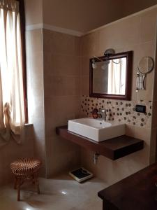 A bathroom at DUETERRE Room & Host Még 9 kép
