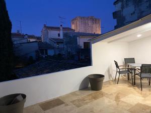 Afbeelding uit fotogalerij van Bel Appartement Terrasse 4 Étoiles Intra Muros in Aigues-Mortes