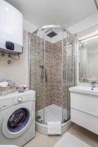 Ένα μπάνιο στο Apartment Opa Gold +31 φωτογραφίες