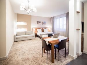 Posedenie v ubytovaní Hotel Miodowa