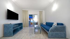 A seating area at Apartamentos Igramar MorroJable - Adults Only