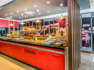 Jídlo v hotelu nebo okolí + 47 fotografií