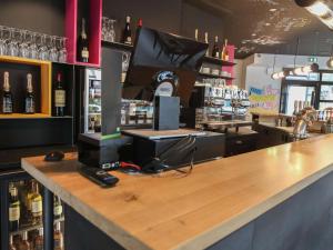 Lounge nebo bar v ubytování Ibis Styles Clermont-Ferrand République