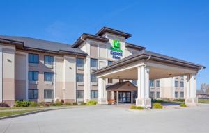 a rendering of a hotel with a parking lot at Holiday Inn Express & Suites - Worthington, an IHG Hotel in Worthington