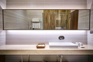 Un baño de So Fun Hotel