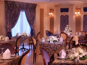 
Ресторан / где поесть в Amjad Royal Suites Hotel Jeddah
