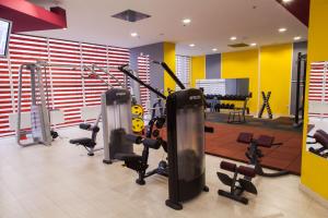Fitness centrum a/nebo fitness zařízení v ubytování Mark Plaza Hotel