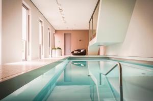 A piscina localizada em SO/ Berlin Das Stue ou nos arredores