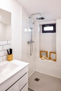 Ein Badezimmer in der Unterkunft Hostal Altea House