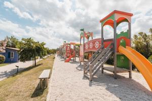 Ο χώρος παιχνιδιού για παιδιά στο Natural Village Resort