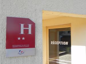 Gallery image of Hotel Les Pins in Hourtin