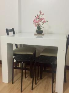 Zona de comedor en el apartamento