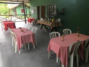 Restaurant o un lloc per menjar a Morada dos Colibris