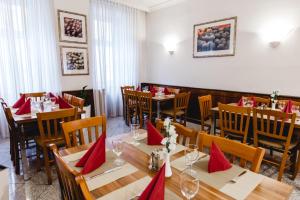 Restauracja lub miejsce do jedzenia w obiekcie Hotel Allegro Wien