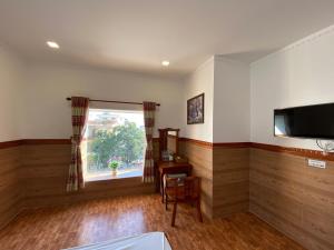 TV/trung tâm giải trí tại Huu Le Hotel