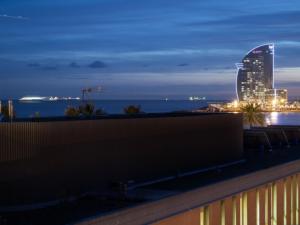 Een algemene foto of uitzicht op zee vanuit het appartement