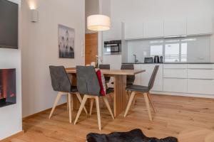 Kuchyňa alebo kuchynka v ubytovaní Skylodge Alpine Homes