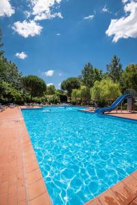 Swimmingpoolen hos eller tæt på Ghiacci Vecchi Residence