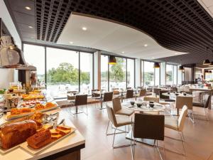 Restaurace v ubytování Novotel Limoges Le Lac