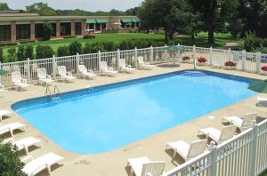 Bazén v ubytování Lake Okoboji Resort and Conference Center nebo v jeho okolí