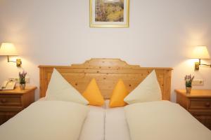 Postel nebo postele na pokoji v ubytování Hotel Trasen