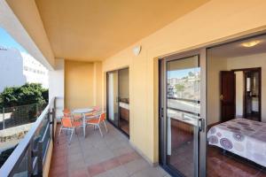 
A balcony or terrace at Apartamento AguaMarina Beauty
