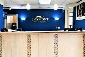 Majoituspaikan Baymont by Wyndham Front Royal Near Shenandoah National Park aula tai vastaanotto