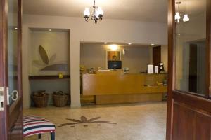 Lobbyen eller receptionen på Solares Cumbrecita Hotel & Apart