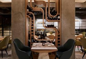 Posezení v ubytování Hotel Indigo Berlin - East Side Gallery