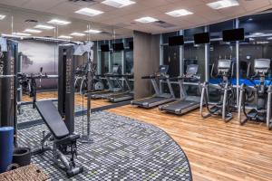 Fitnes centar i/ili fitnes sadržaji u objektu Hotel Indigo - Frisco, an IHG Hotel