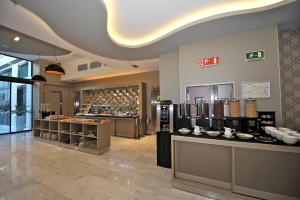 Príslušenstvo na prípravu kávy alebo čaju v ubytovaní Hotel Indigo Barcelona - Plaza Catalunya 4Sup by IHG