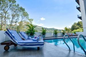 Bazén v ubytování Royal Kandyan Hotel nebo v jeho okolí
