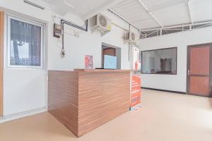 Fotografie z fotogalerie ubytování RedDoorz near Alun-Alun Garut v destinaci Garut