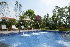 Bazén v ubytování Golden Lake Hotel nebo v jeho okolí