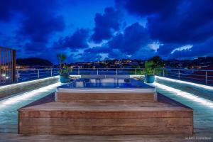 Der Swimmingpool an oder in der Nähe von Dream Villa Gustavia 849