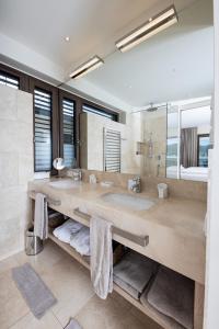 Bathroom sa Linde Villas