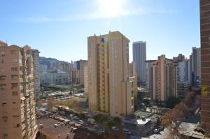 Almennt útsýni yfir borgina Benidorm eða útsýni yfir borgina eins og það er í íbúðinni