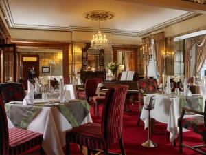 Restaurace v ubytování The Reserve at Muckross Park