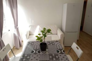 A seating area at Apartamentos en Alameda junto al Corte Inglés