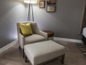 Posezení v ubytování Hotel Indigo Hattiesburg by IHG