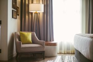 Posezení v ubytování Hotel Indigo Hattiesburg by IHG